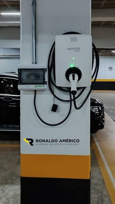 Wallbox instalada em garagem de condomínio