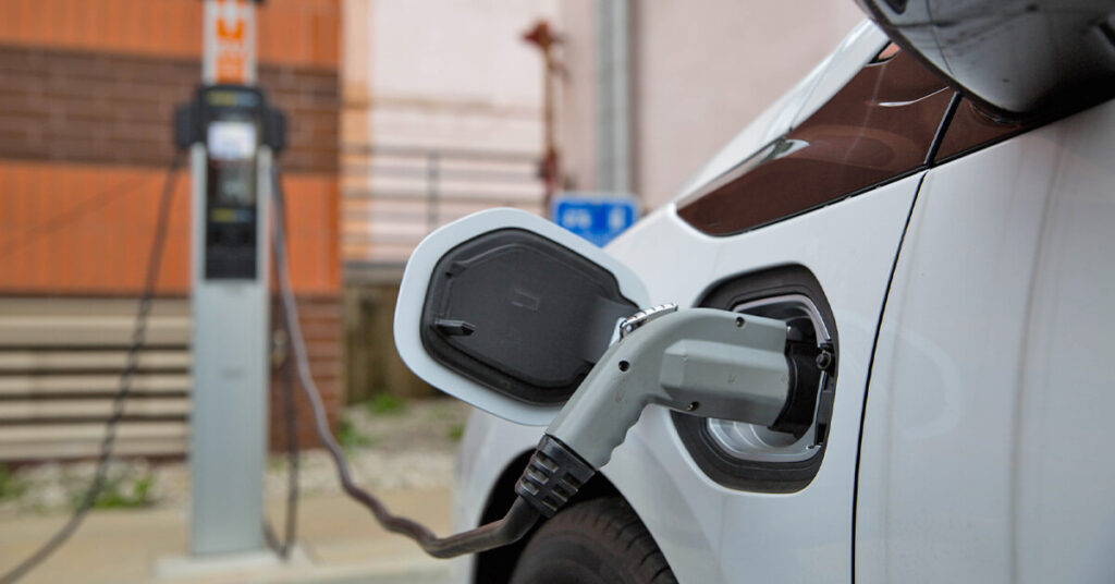 Instalação de Carregador Wallbox para Carro Elétrico em Condomínios: Guia Completo para Moradores, Síndicos e Administradores Instale seu Carregador Wallbox em São Paulo com segurança e garantia!