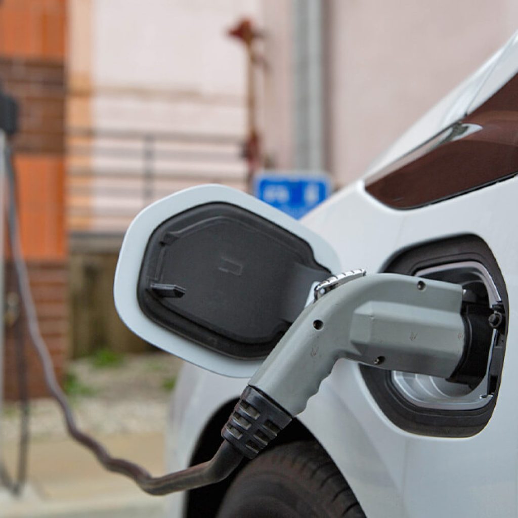 Instalação de Carregador Wallbox para Carro Elétrico em Condomínios: Guia Completo para Moradores, Síndicos e Administradores Instale seu Carregador Wallbox em São Paulo com segurança e garantia!